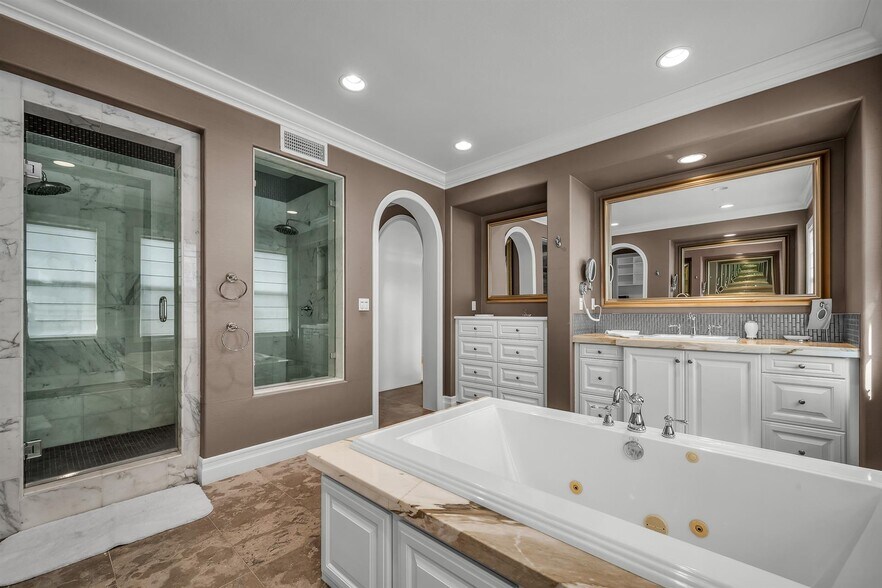 Building Photo - 8001 Ocean Bluff Dr