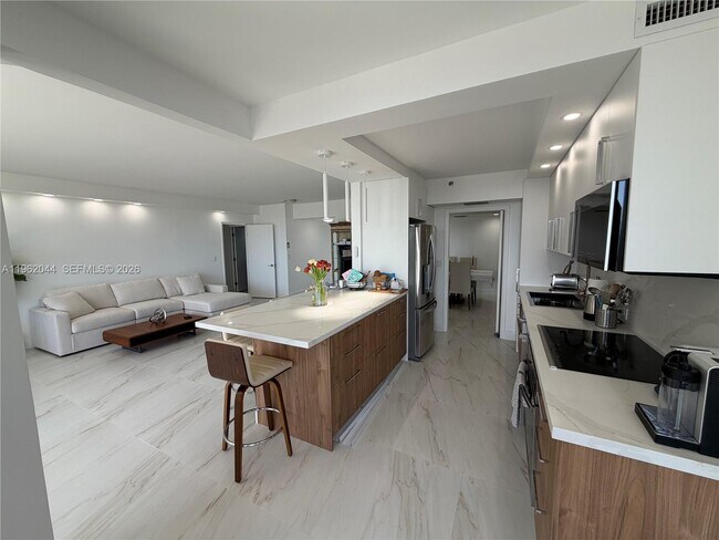 Building Photo - 20191 E Country Club Dr