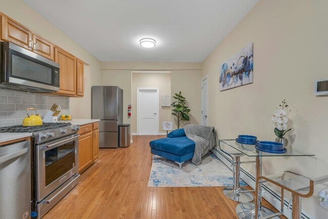 Building Photo - 255 Lafayette Pl