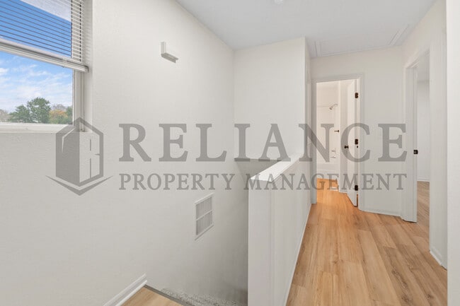 Building Photo - 1135 N Meridian Ave