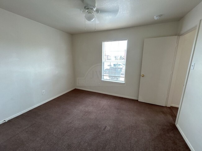 Building Photo - 5804 Greengate Dr