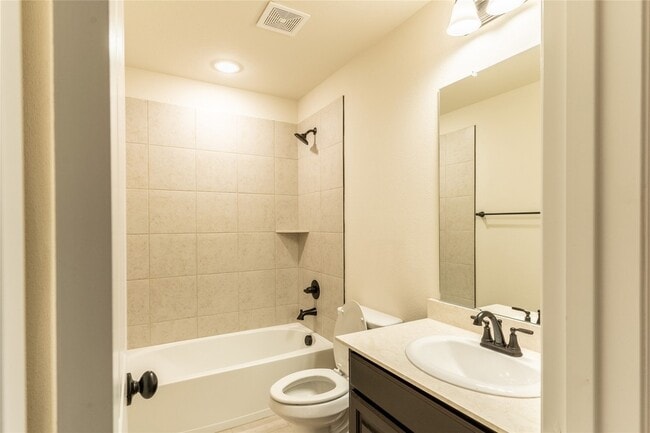 Building Photo - 6814 Topaz Dr
