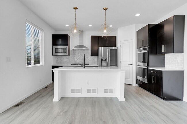 Building Photo - $3,425.00, 4 Beds, 2.5 Baths, Single Famil...