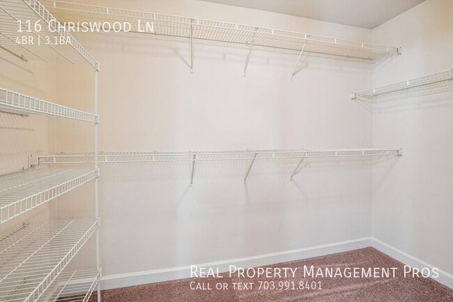 Building Photo - 116 Chriswood Ln