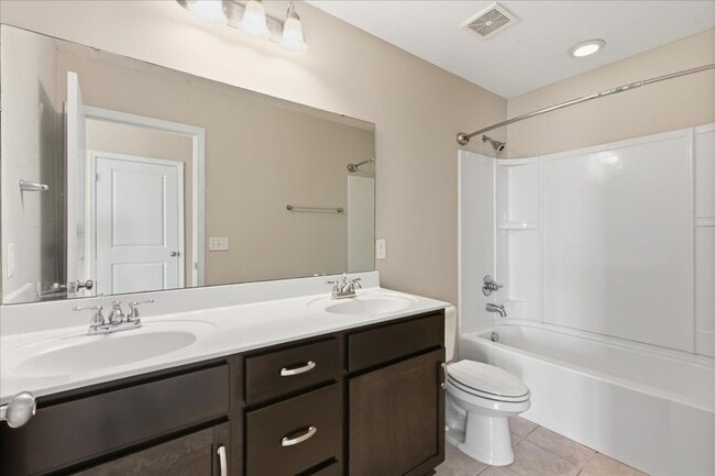 Building Photo - Spacious 5-Bedroom Home in the Live Oak Community – Richmond Hill, GA