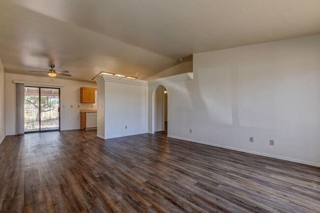 Building Photo - Three bedroom, two bath, two car garage in...