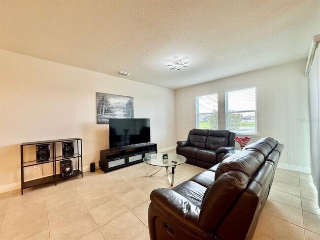 Building Photo - 18625 Hunters Meadow Walk