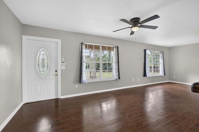 Building Photo - 16932 Okeechobee Blvd