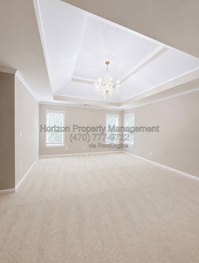 Building Photo - 3235 Bentwood Close
