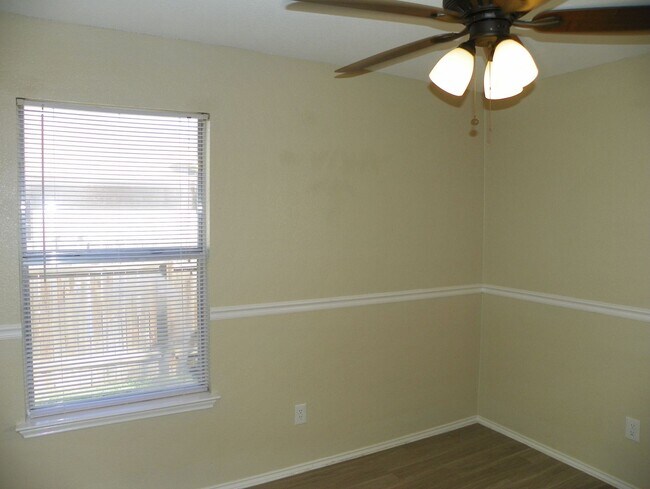 Building Photo - Welcome to this charming Centex home locat...