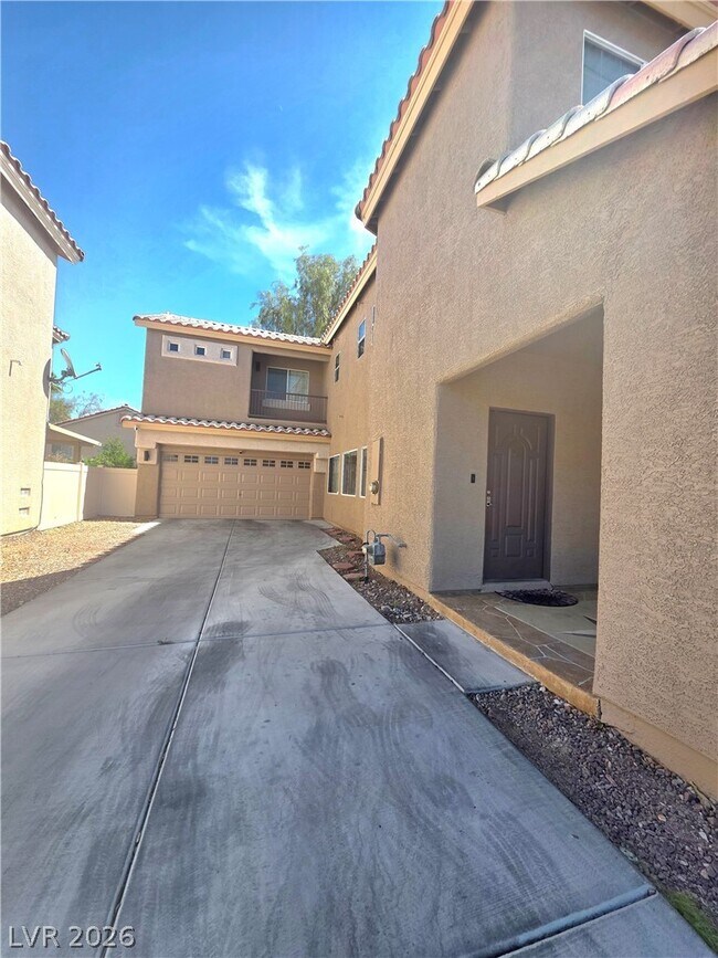 Building Photo - 7180 N Campbell Rd