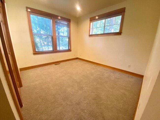 Building Photo - 2564 NW Shields Dr