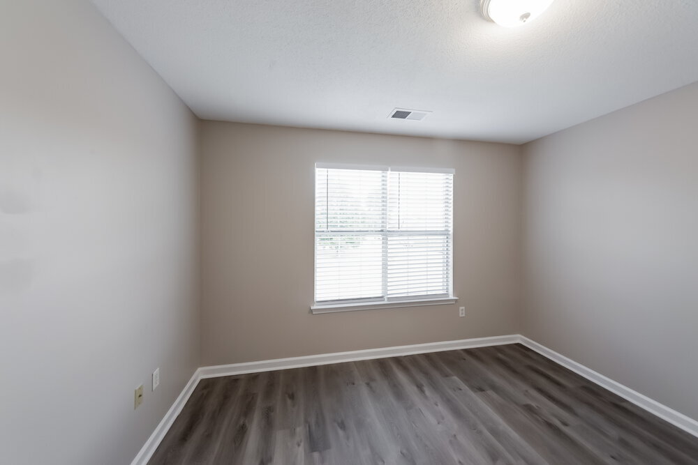 Building Photo - 7415 Creekside Dr