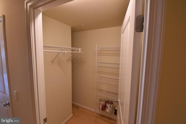 Building Photo - 851 N Glebe Rd