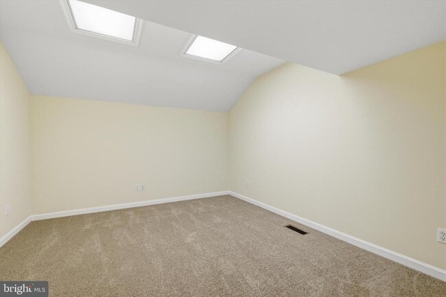 Building Photo - 9530 Hallhurst Rd