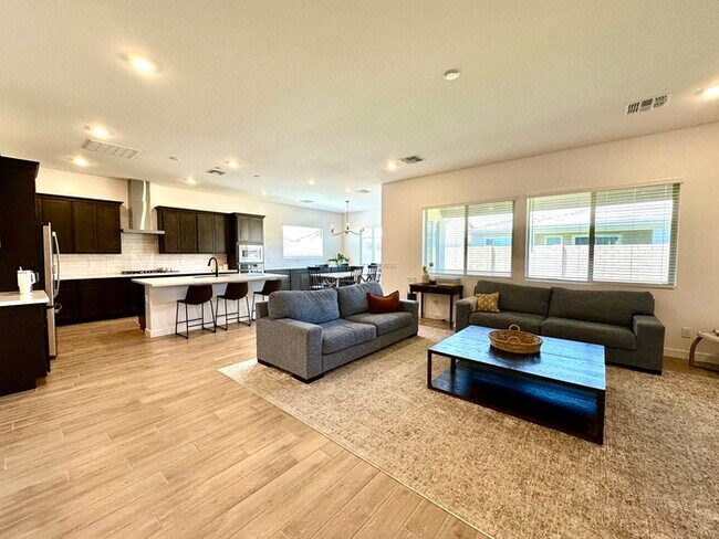 Building Photo - Fantastic "Holly" floor plan in Bella Vista Farms