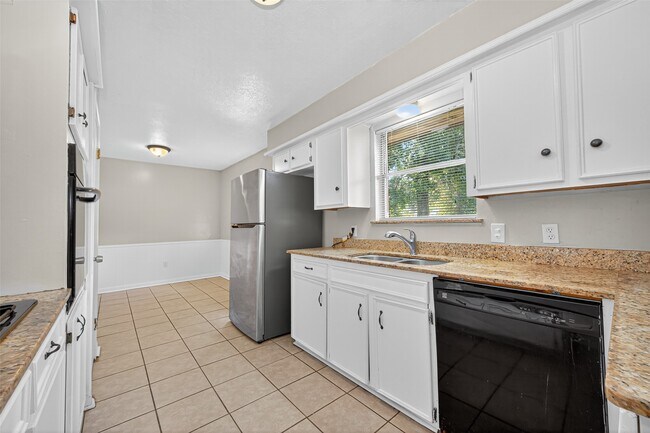 Building Photo - 108 Belvedere Dr