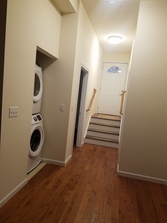 Building Photo - 26 Cottage St