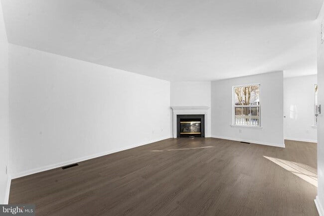 Building Photo - 204 Beckington Ct