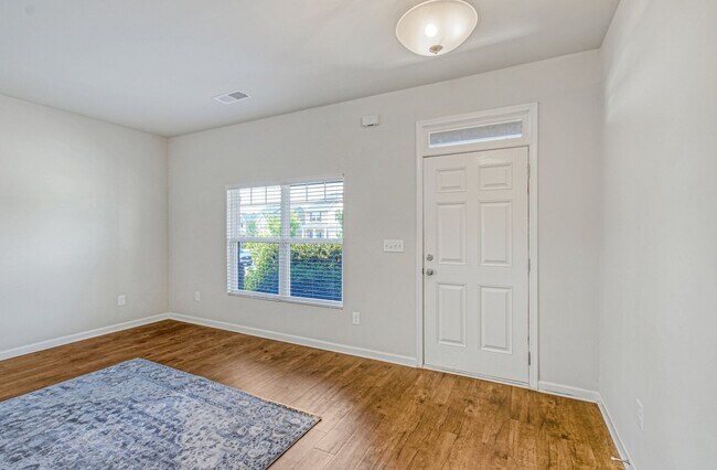 Building Photo - 4639 Southwind Rd
