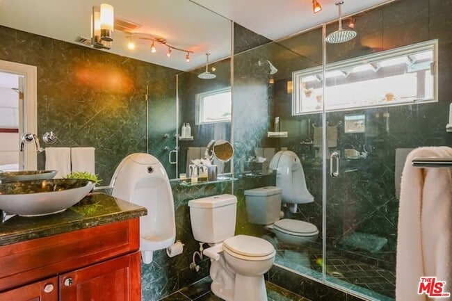 Building Photo - 1203 S Rimpau Blvd