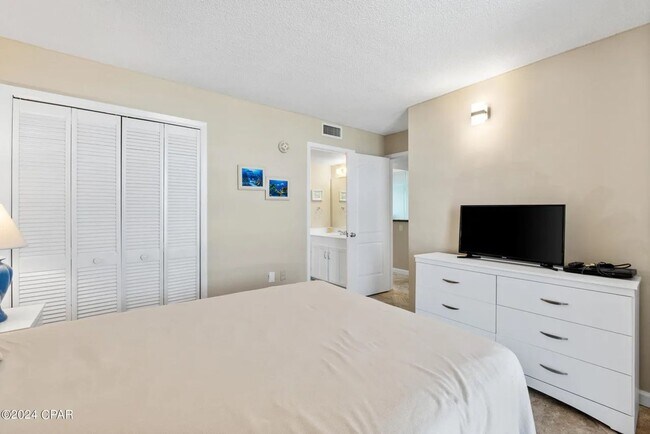 Building Photo - 2 Bedroom 2 Bathroom Condo
