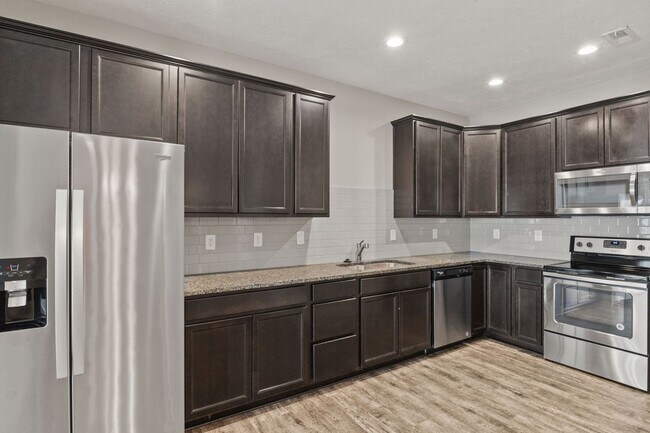 Building Photo - 2-Bed, 2-Bath Beautiful Home Available Now!