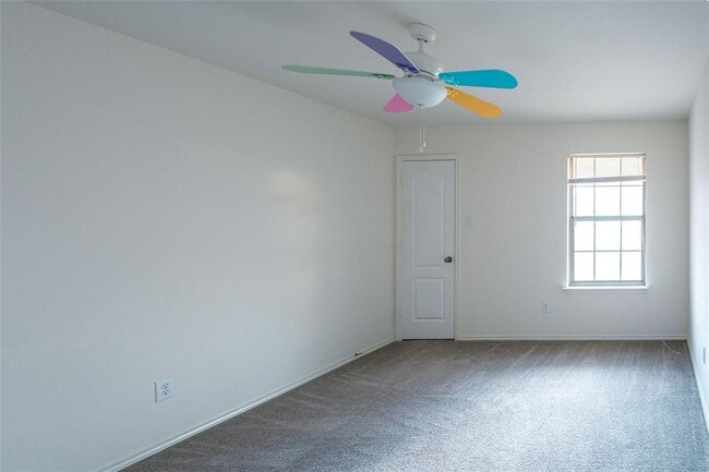 Building Photo - 612 Dark Tree Ln