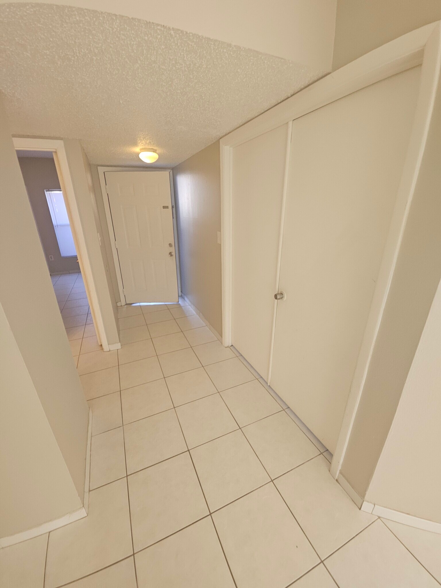 Building Photo - 4718 Chevy Pl