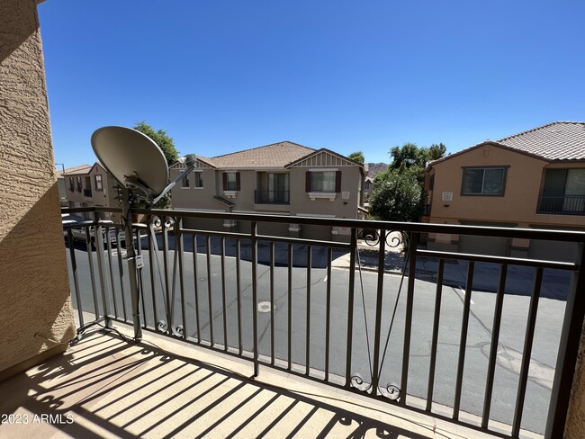 Building Photo - 2910 E Dunbar Dr