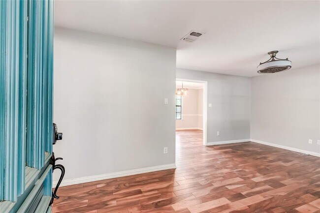 Building Photo - 10905 Wintergreen Hill