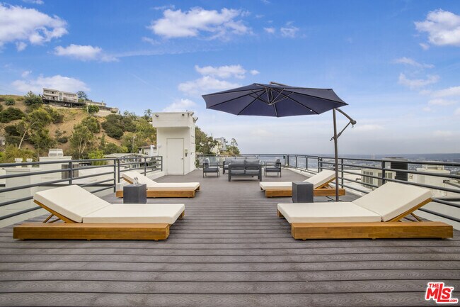 Building Photo - 8507 Franklin Ave