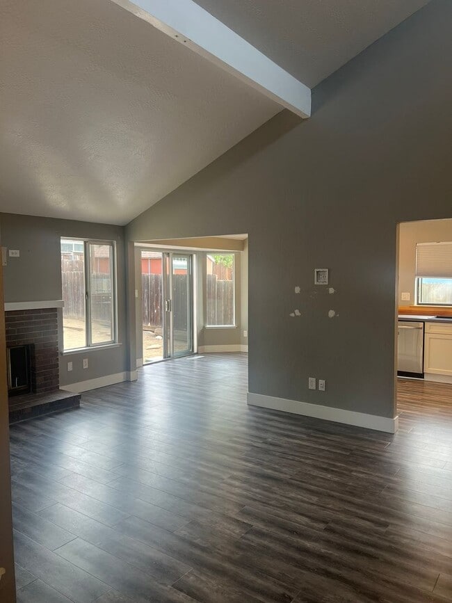 Building Photo - Three Bedroom, Two Bathroom Single Family ...