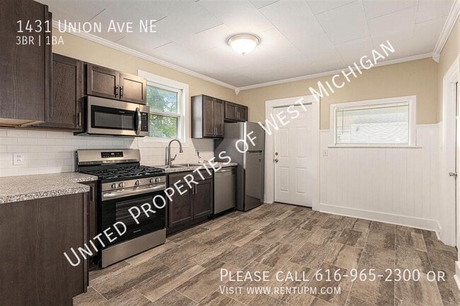 Building Photo - 1431 Union Ave NE