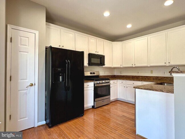 Building Photo - 21831 Ladyslipper Sq