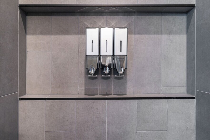 Building Photo - 4510 1st Ave NE