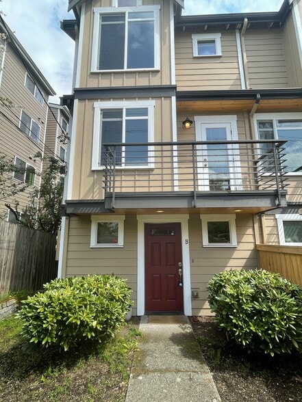 Building Photo - 3658 Whitman Ave N