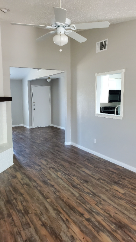 Building Photo - 15 E Mountain Ln