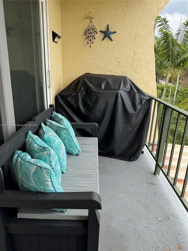 Building Photo - 14036 SW 90th Ave