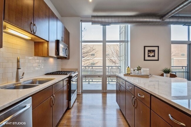 Building Photo - 700 N Larrabee St