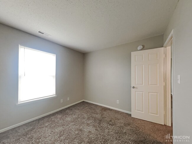 Building Photo - 5851 Prairie Meadow Dr