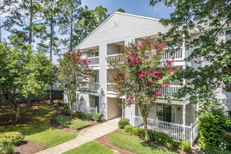 Shadow Lake Apartments - Flowood, MS | Apartment Finder