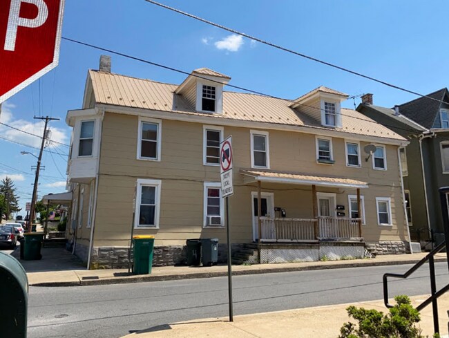 Building Photo - 105 S Church St