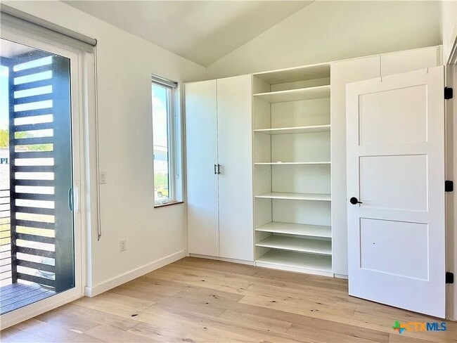 Building Photo - 1903 Dutton Dr