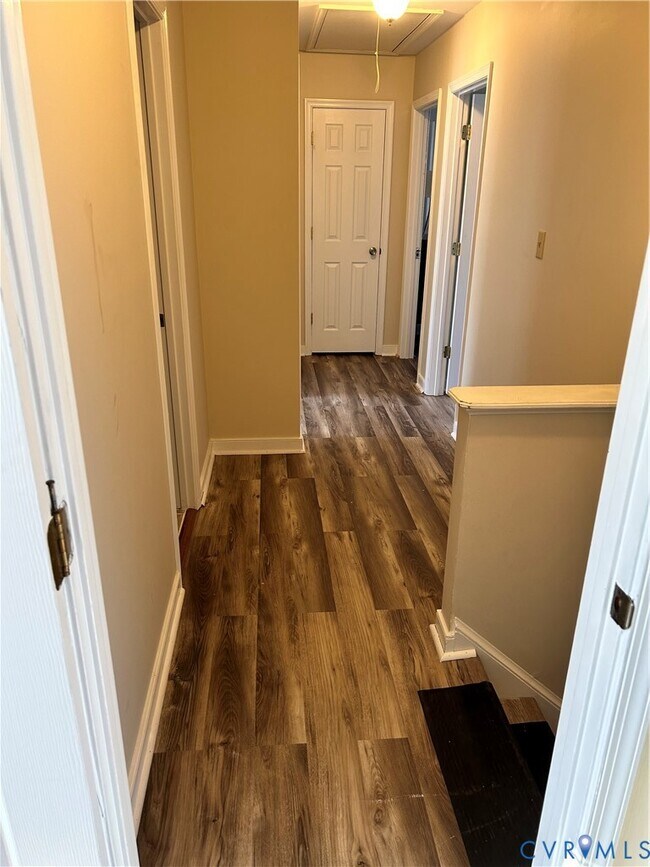 Building Photo - 6904 Deer Thicket Dr