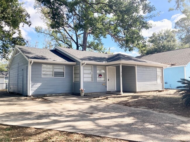 Primary Photo - 10124 Homestead Rd