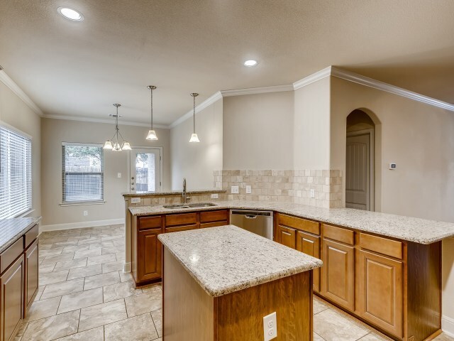 Building Photo - 12619 Quarter J