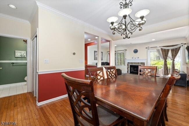 Building Photo - 28 Pinfold Ct