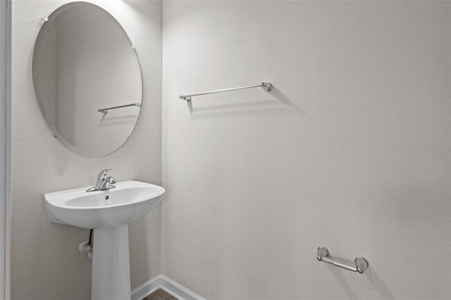 Building Photo - 15384 Caravan Ave