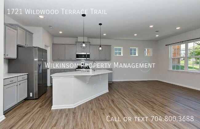 Building Photo - 1721 Wildwood Terrace Trl